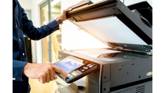 Hướng dẫn cách vệ sinh máy photocopy văn phòng hiệu quả đơn giản